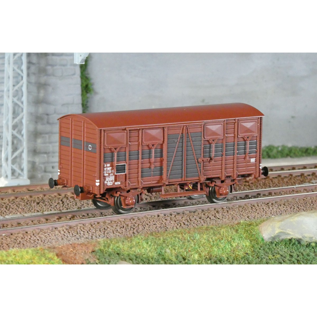 LS Models 31303 Wagon OCEM Gms, SNCF, delivered brown, ep.IVa - LSM...