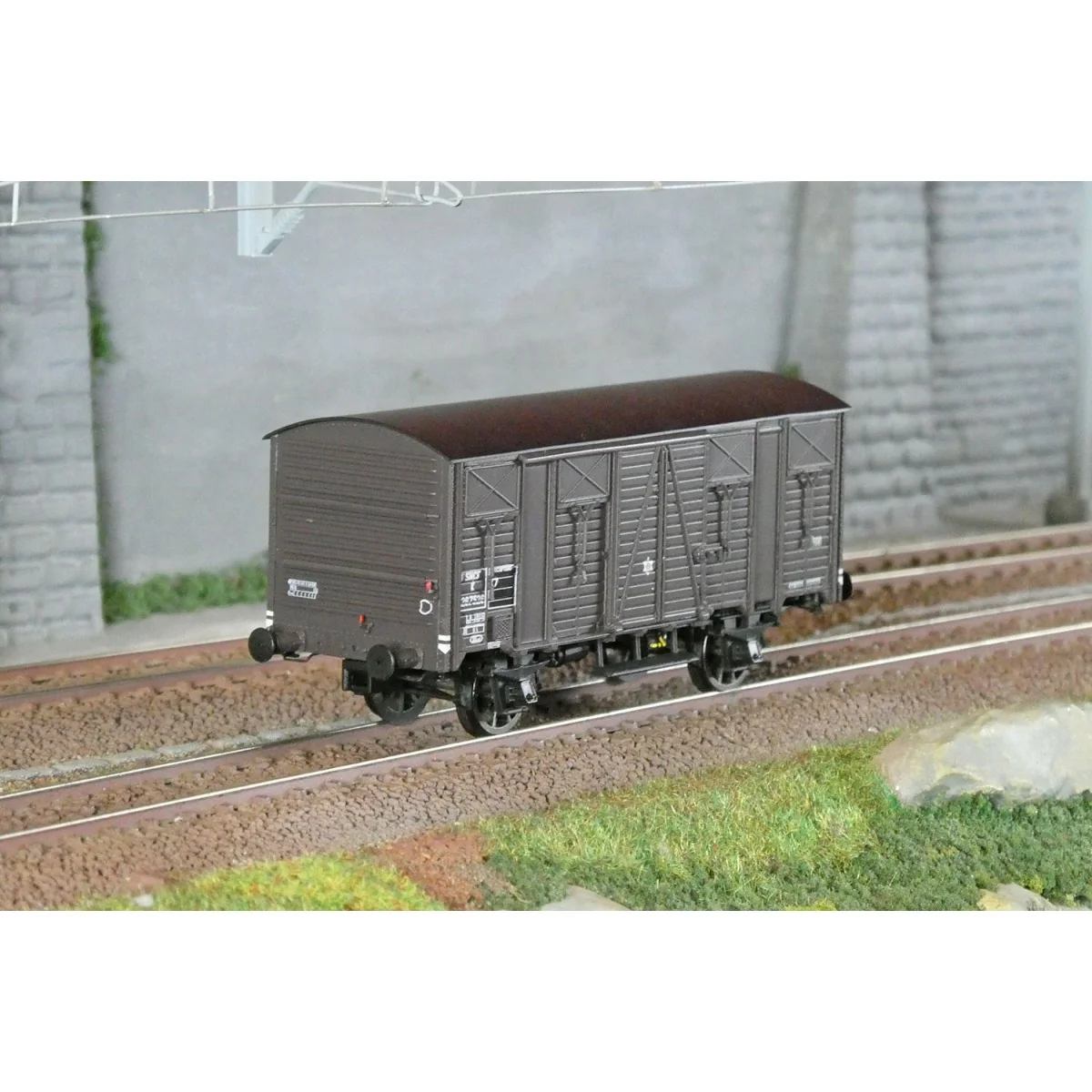 LS Models 31309 OCEM K 29 Wagon, SNCF, brown livery with black roof... LS Models 31309 OCEM K 29 Wagon, SNCF, brown livery with black roof...