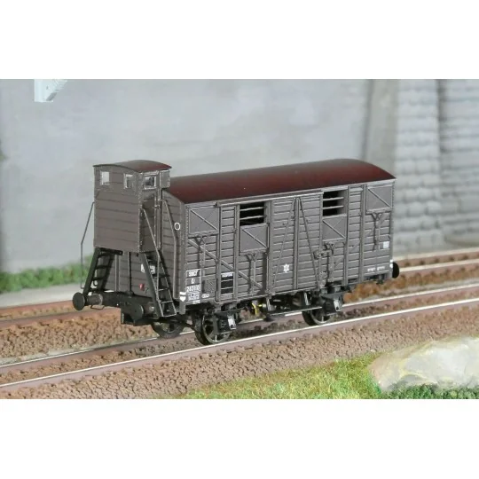 LS Models 31313 OCEM Kf 19 wagon, SNCF, brown livery with black roo... LSM_31313-LS Models 31313 OCEM Kf 19 wagon, SNCF, brown livery with black roof and guard's cabin, ep.IIIb