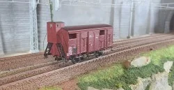 Ree models WB697 PLM 20 T covered wagon, Sideros red, spoked wheels...