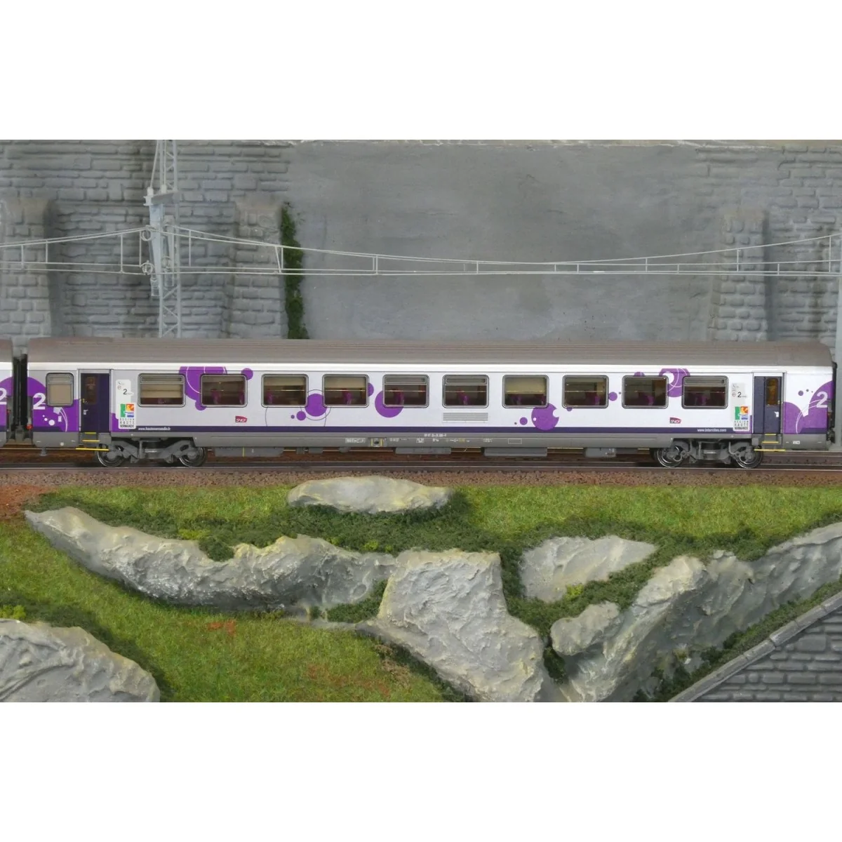 LS Models 41212 Set de 2 voitures VTU, B11tu + B11tu, Intercités Région Haute-Normandie, SNCF, logo carmillon, éclairé Ls models