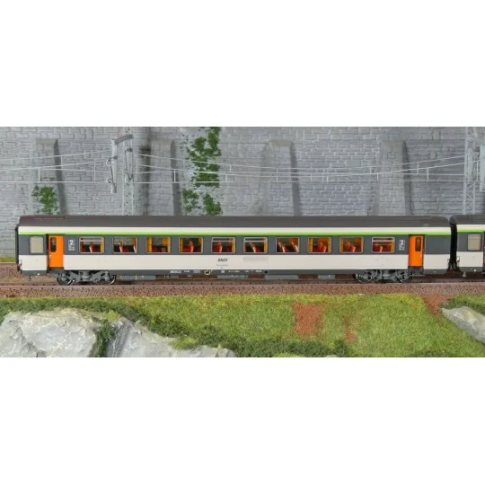 LS Models E200 Set de 2 voitures corail VTU, SNCF, B10tu / B11tu, logo Encadré, éclairée Ls models LSM_E200 - 3 LSM_E200-LS Models E200 Set de 2 voitures corail VTU, SNCF, B10tu / B11tu, logo Encadré, éclairée