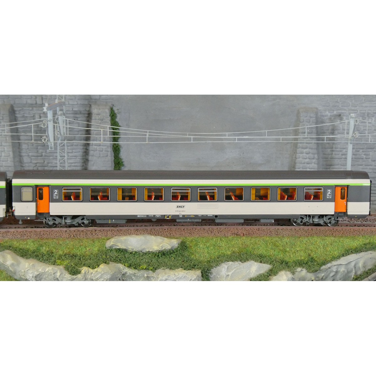 LS Models E200 Set of 2 Corail VTU coaches, SNCF, B10tu / B11tu, fr...