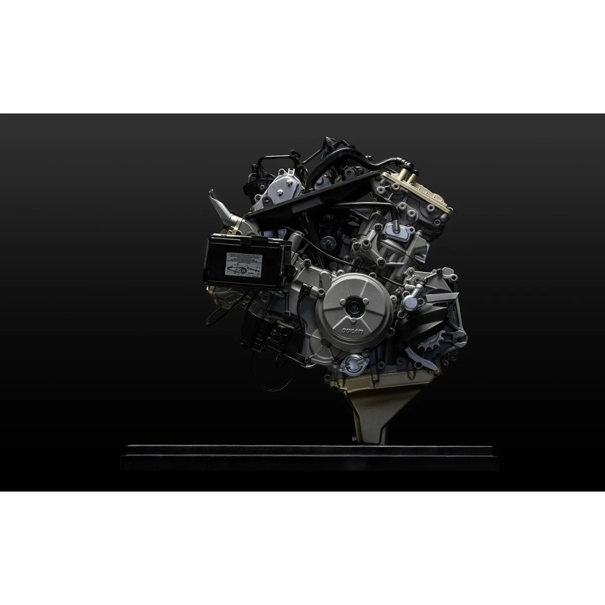 Pocher HKM124 Moteur Ducati V2 Superquadro 1/4 Pocher HKM124 - 4