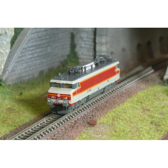 HN2648-Arnold HN2648 Locomotive électrique CC 21002, logo casquette, livrée gris Béton (« Beffara »), N 1/160