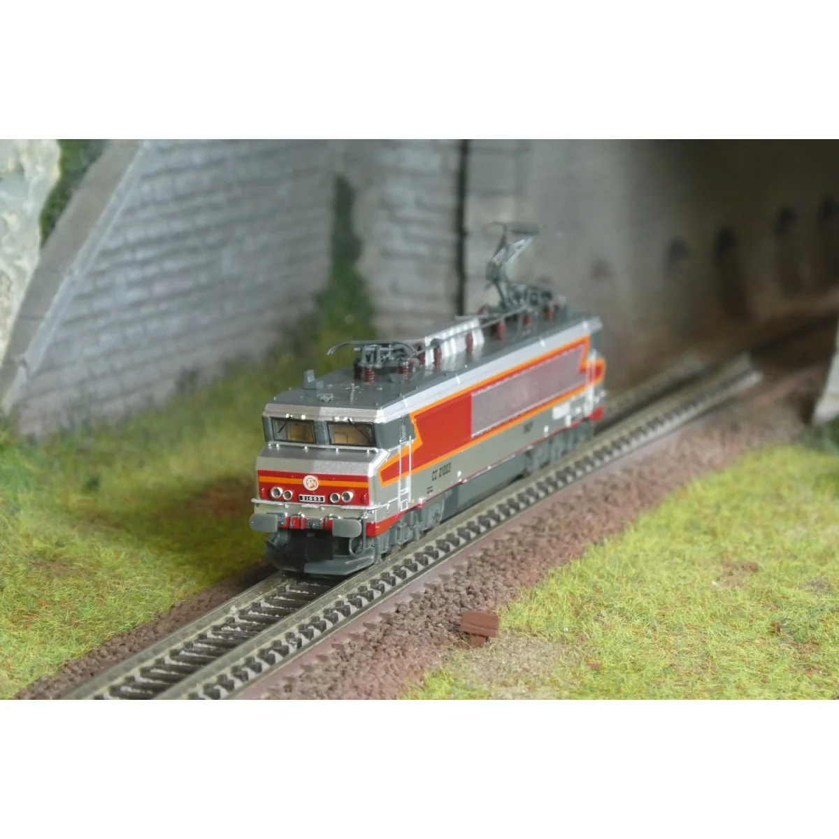 Arnold HN2649 CC 21003 electric locomotive, silver livery, N 1/160 ...