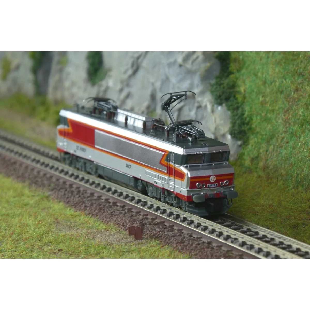 Arnold HN2649 CC 21003 electric locomotive, silver livery, N 1/160 ...