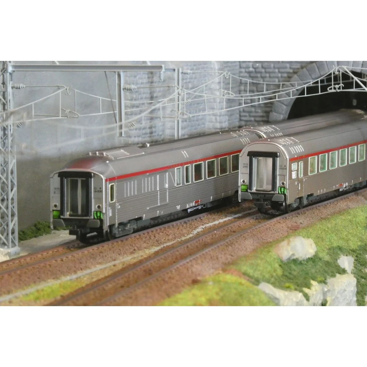Coffret de 3 voitures TEE « Jules Verne », SNCF, n.2/2, éclairé, sonore - Jouef HJ4206HM Jouef HJ4206HM - 1 Coffret de 3 voitures TEE « Jules Verne », SNCF, n.2/2, éclairé, sonore - Jouef HJ4206HM Jouef HJ4206HM - 1