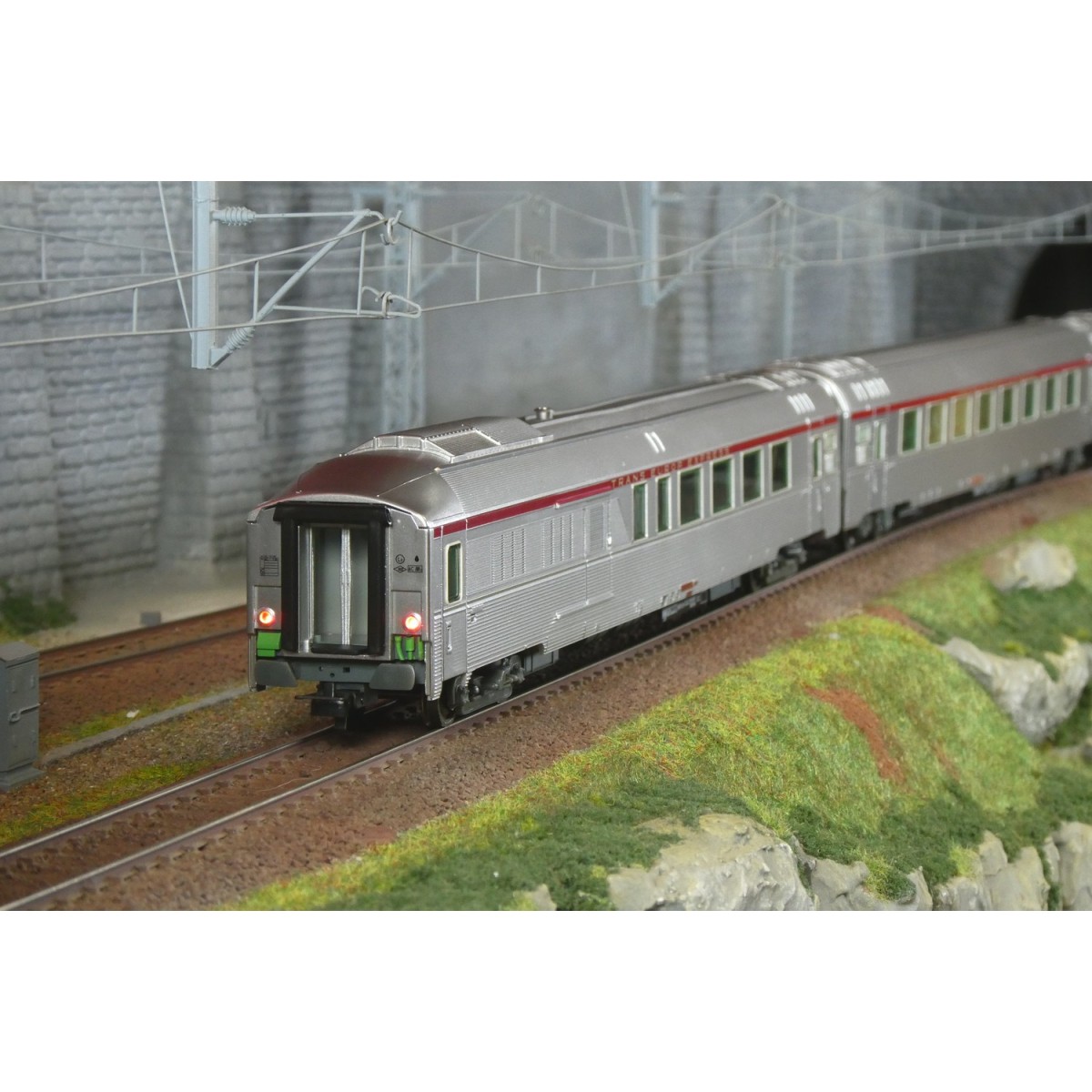 Coffret de 3 voitures TEE « Jules Verne », SNCF, n.2/2, éclairé, sonore - Jouef HJ4206HM Jouef HJ4206HM - 2