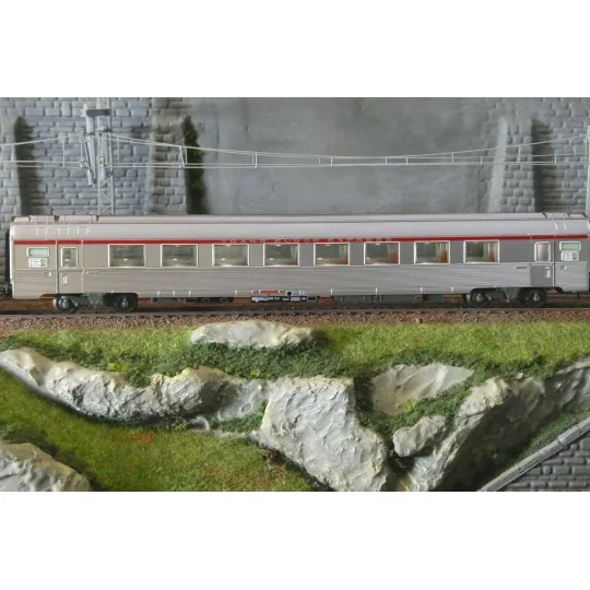 HJ4205-Set of 4 stainless steel TEE "Mistral 69" "Jules Verne" coaches, SNCF, no. 1/2, illuminated - Jouef HJ4205