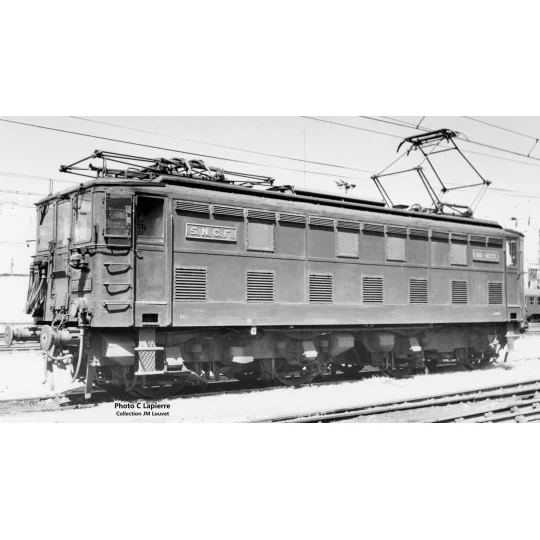 PIKO_97433-Piko 97433 BB 4200 electric locomotive, summer (open shutters), SNCF, delivered in concrete