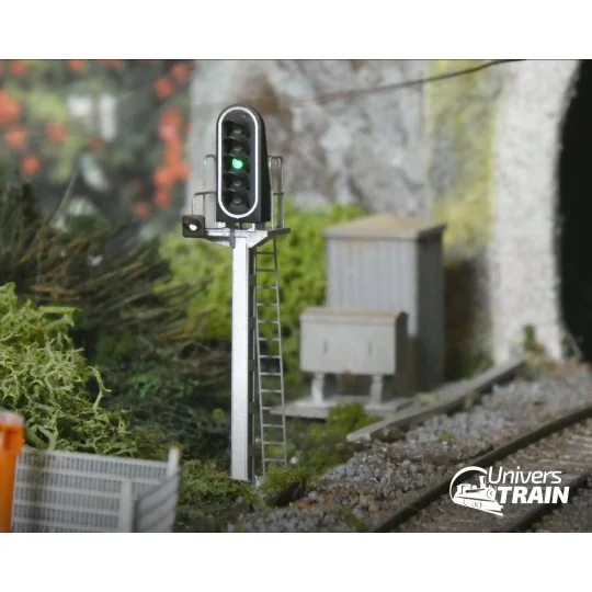 MAFEN_913207-Signal SNCF type C, 6 feux (violet/blanc/vert/rouge/jaune/blanc), MAFEN 913207