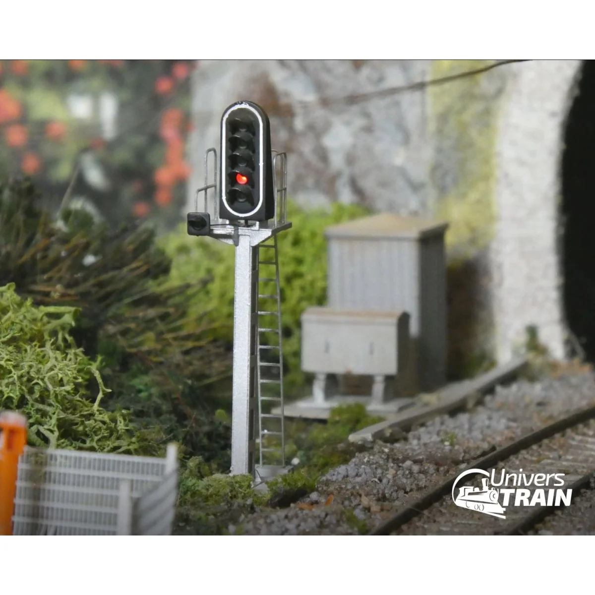 SNCF signal type C, 6 lights (violet/white/green/red/yellow/white),...