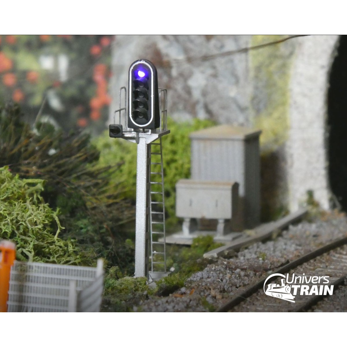 Signal SNCF type C, 6 feux (violet/blanc/vert/rouge/jaune/blanc), M...