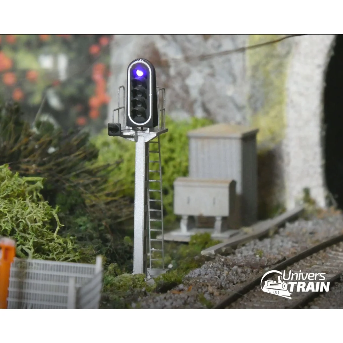 Signal SNCF type C, 6 feux (violet/blanc/vert/rouge/jaune/blanc), M... Signal SNCF type C, 6 feux (violet/blanc/vert/rouge/jaune/blanc), M...