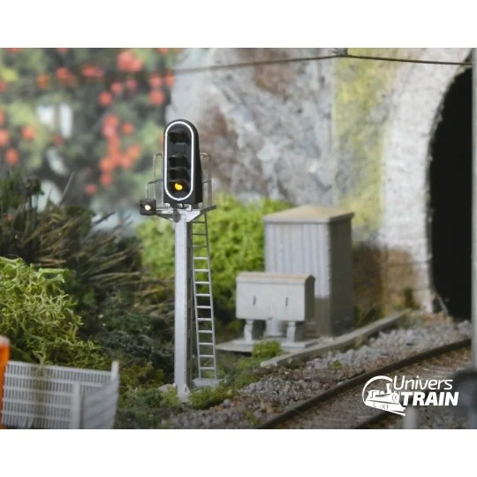 MAFEN_913205-SNCF signal type C, 5 lights (red/green/red/yellow/white), MAFEN 913205