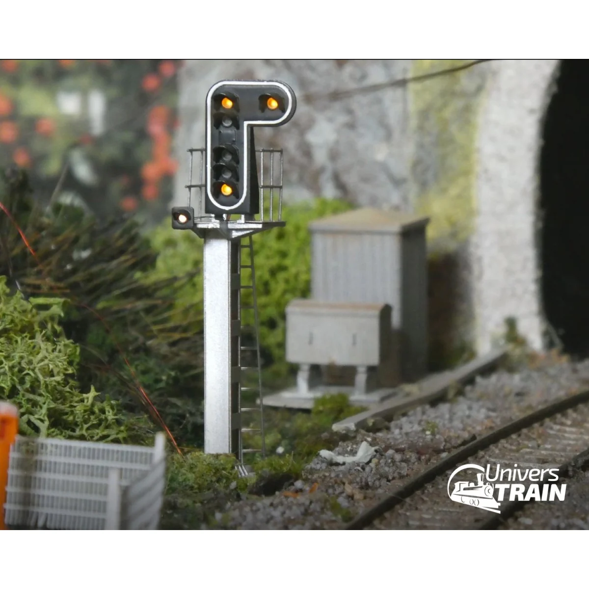 Signal SNCF type E, 7 feux (double jaune/violet/vert/rouge/jaune/œi...