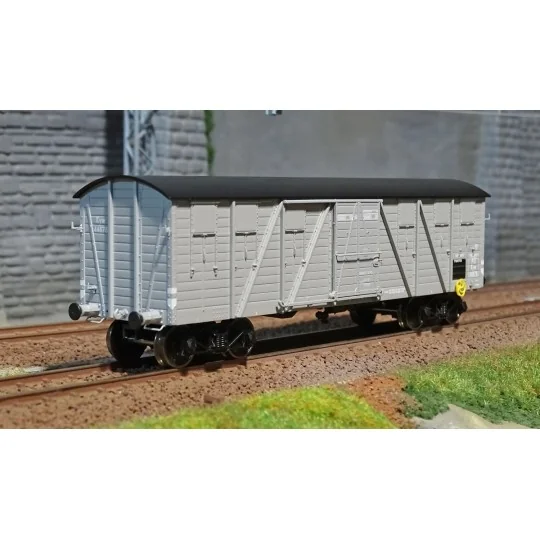 WB-520-copy of Ree models WB 519 Covered Wagon TP 2 Doors, bogies, ep. II, STATE