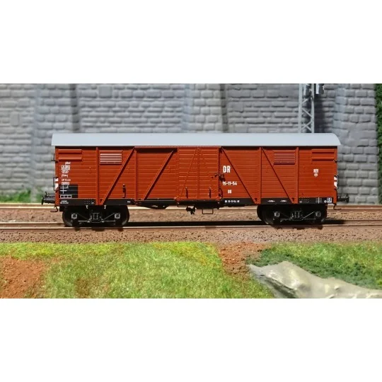 Ree models WB 528 Covered Wagon TP 2 Doors, bogies, th. III, DR WB-528-Ree models WB 528 Covered Wagon TP 2 Doors, bogies, th. III, DR