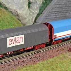 MiniTrix 15375 Set de 3 wagons à parois coulissantes "Transport d'eau minérale", SNCF, échelle N Trix Trix_15375 - 1