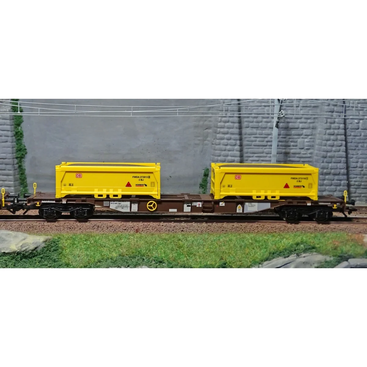 Trix 24136 Set of 2 container wagons "Earthworks Stuttgart...