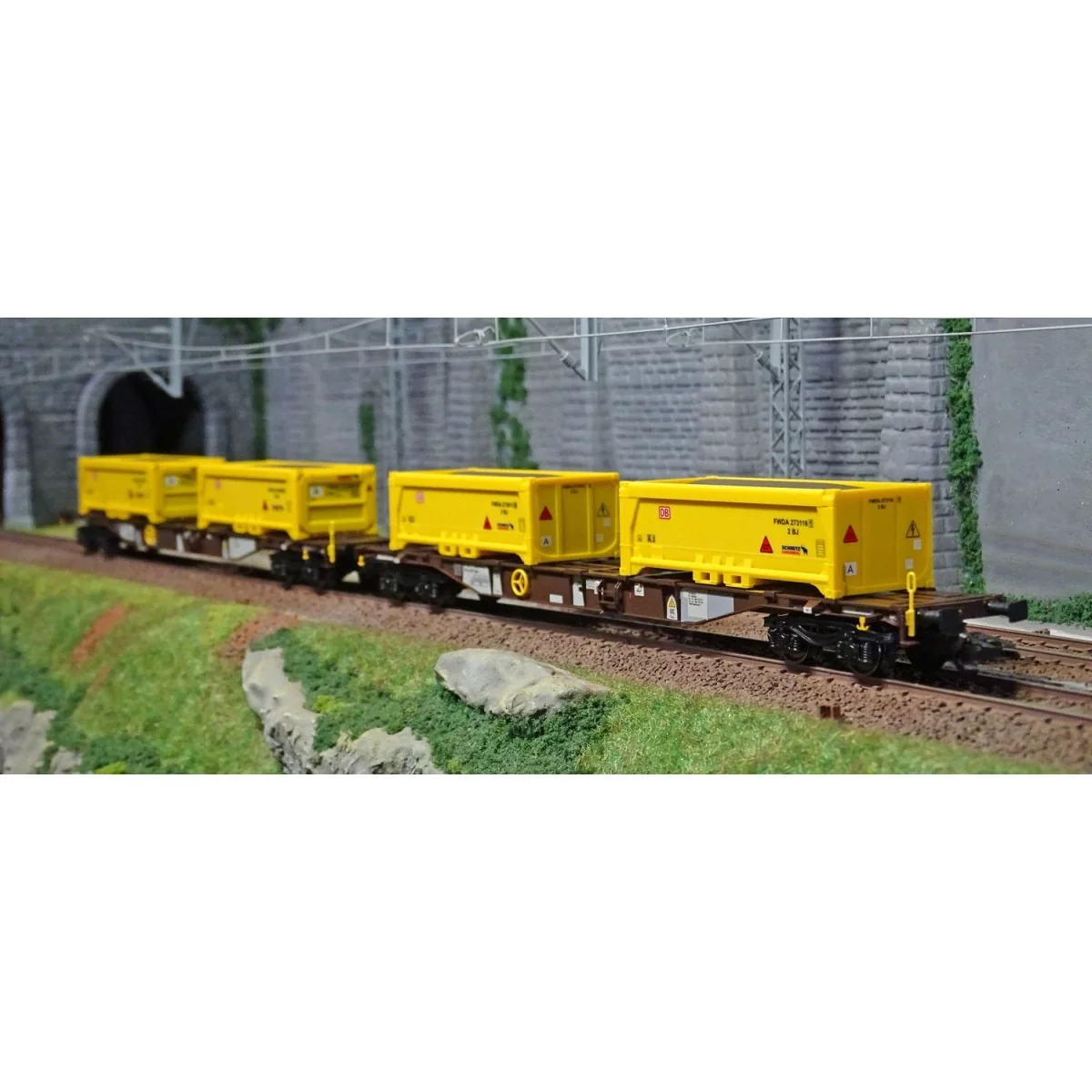 Trix 24136 Set of 2 container wagons "Earthworks Stuttgart...