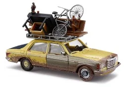 Busch 46858 Mercedes W123 Limousine vehicle, roof loaded - Busch v...