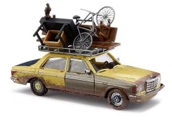 Busch 46858 Mercedes W123 Limousine vehicle, roof loaded - Busch v...