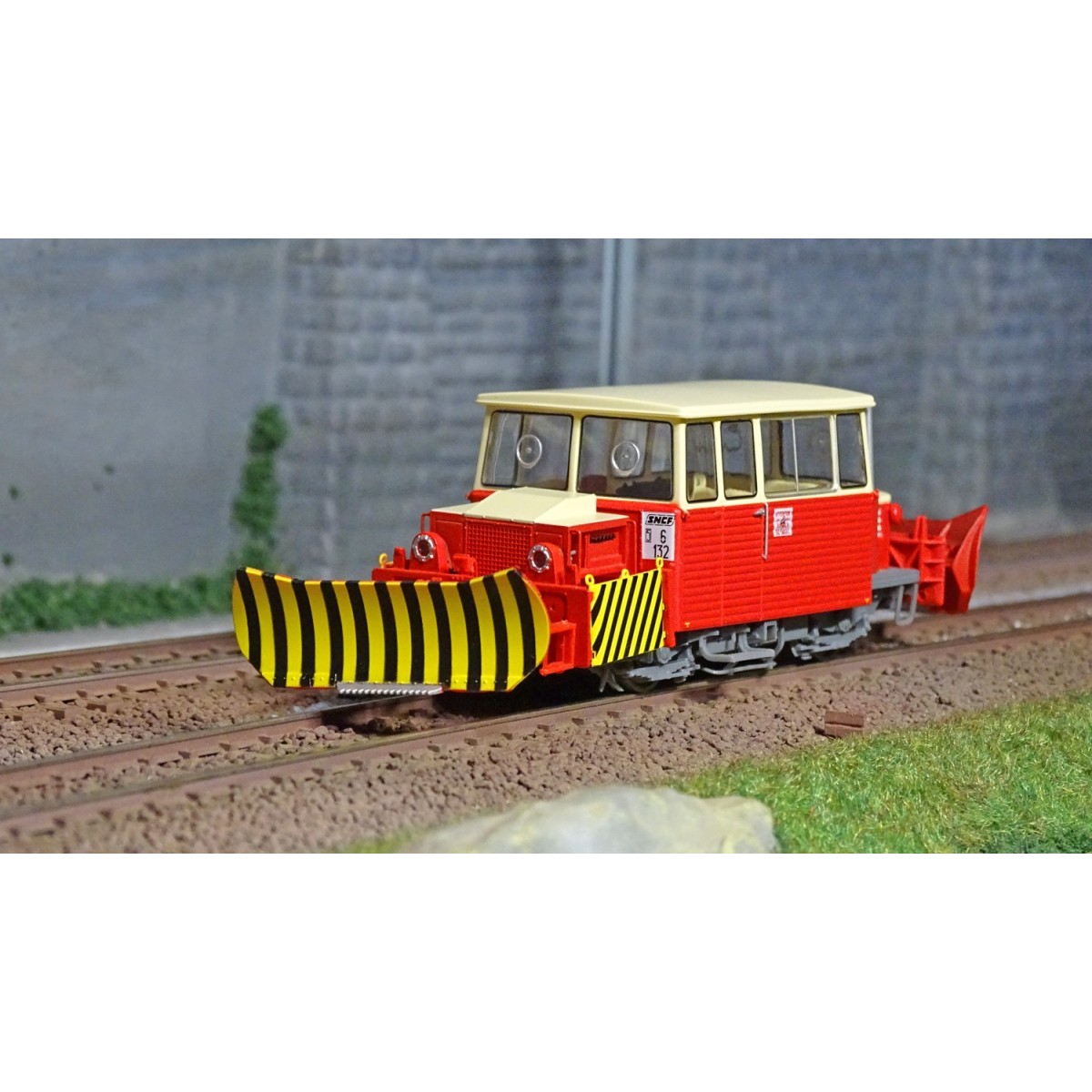 Ree Modeles MB-108.S Draisine DU65 Snowplow, headlight with clips,...