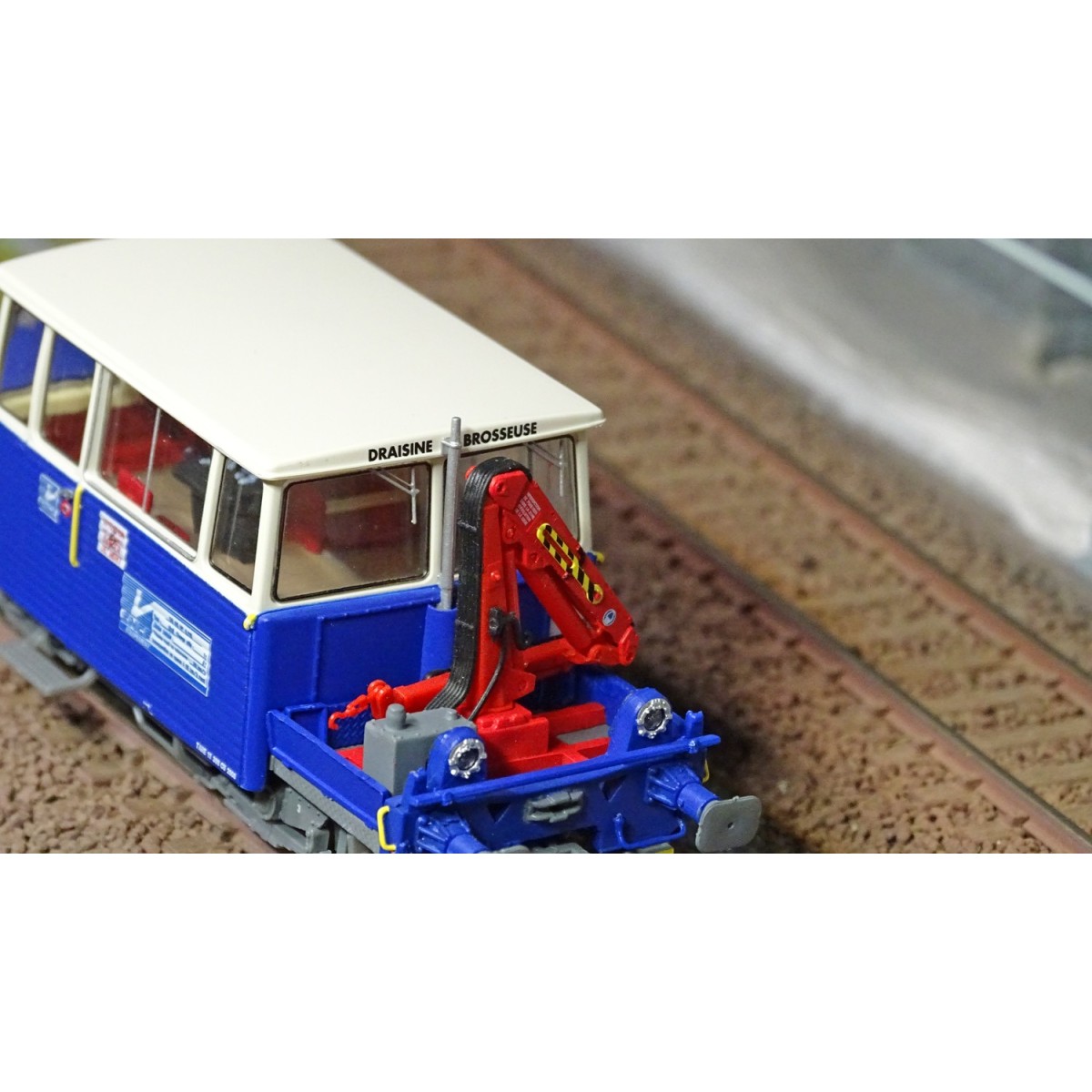 Ree Modeles MB-110.S Draisine DU65, blue and white brush cutter, headlight ...