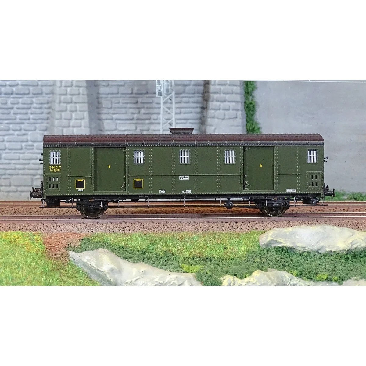 Ree Modeles VB 110S OCEM 30 van, black roof, ETAT lookout, digital ...