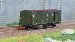 Ree Modeles VB 112S OCEM 30 van, black roof, ex-ETAT, SNCF, BATTIGN...