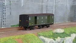 Ree Modeles VB 113 Voiture fourgon OCEM 30, toit noir, ex-ETAT, SNCF, SOTTEVILLE, feux Ree Modeles VB-113 - 1