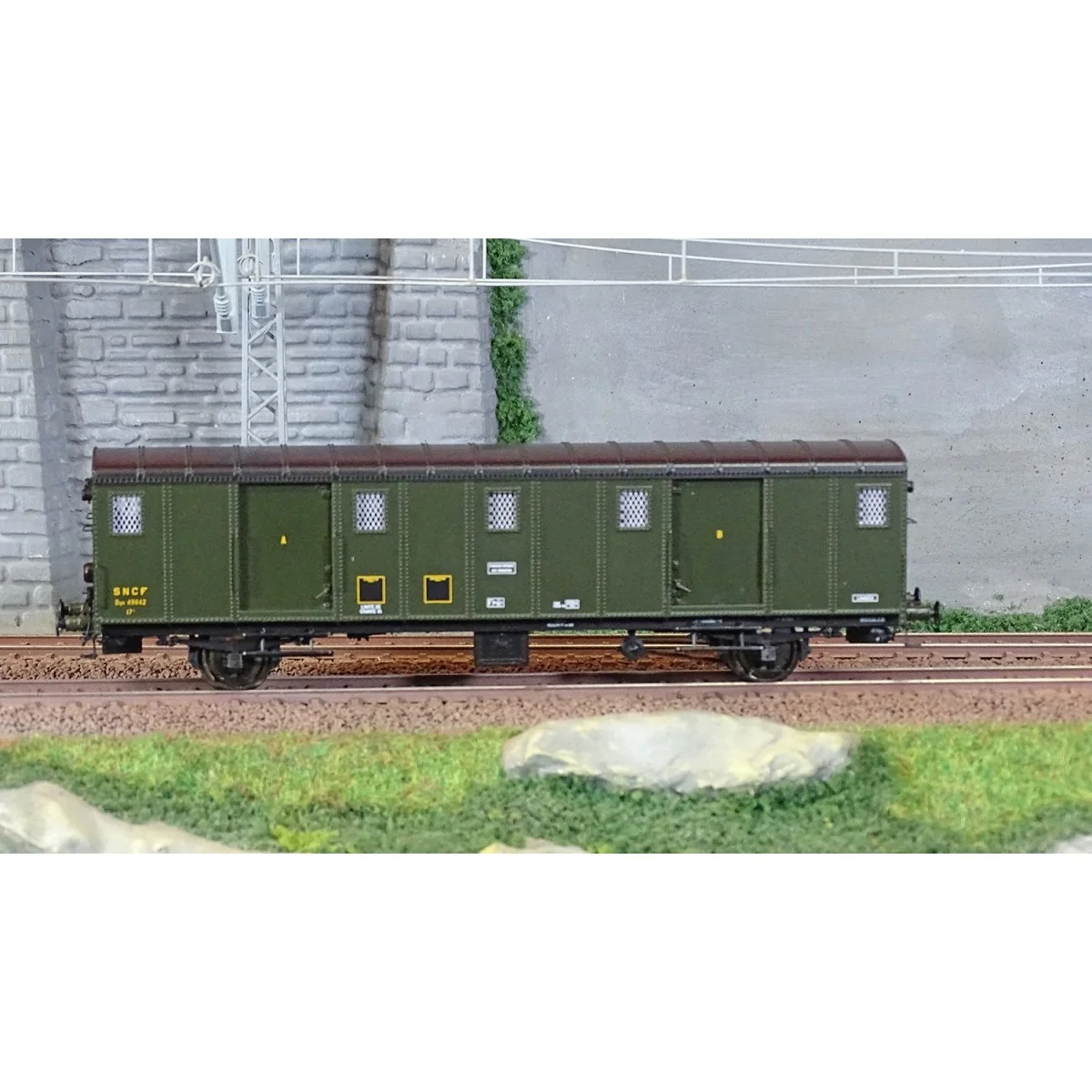 Ree Modeles VB 114 OCEM 30 baggage car, black roof, ex-PO, SNCF, LI...