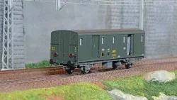 Ree Modeles VB 115 Voiture fourgon OCEM 30, ex-ETAT, toit lisse, logo jaune, SNCF, BORDEAUX, feux Ree Modeles VB-115 - 1