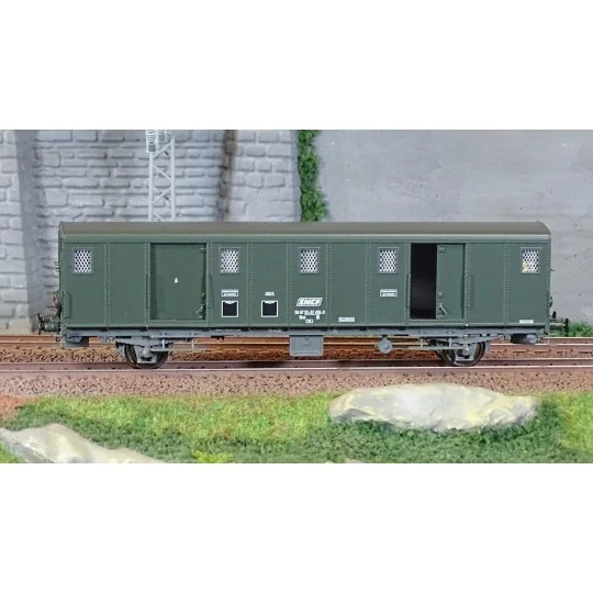Ree Modeles VB 116 Voiture fourgon OCEM 30, ex-PO, toit lisse, logo jaune, SNCF, VILLENEUVE, feux Ree Modeles VB-116 - 2 VB-116-Ree Modeles VB 116 Voiture fourgon OCEM 30, ex-PO, toit lisse, logo jaune, SNCF, VILLENEUVE, feux