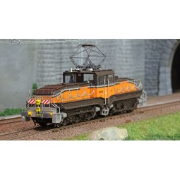 Mistral 22-03-G006 DC electric locomotive 1112, SNCF, in Arze livery...
