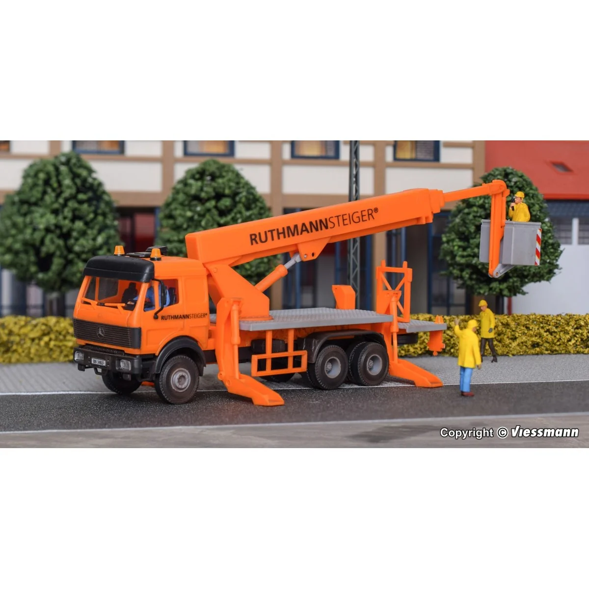 Kibri 15008 MB Truck with RUTHMANN STEIGER aerial work platform - K...