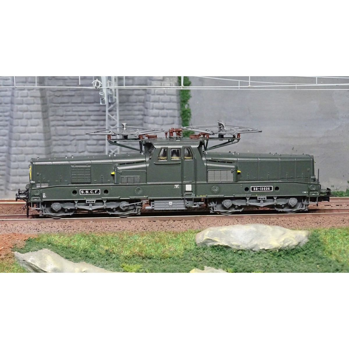 Jouef HJ2339S BB 12026 electric locomotive, SNCF, green/yellow live...