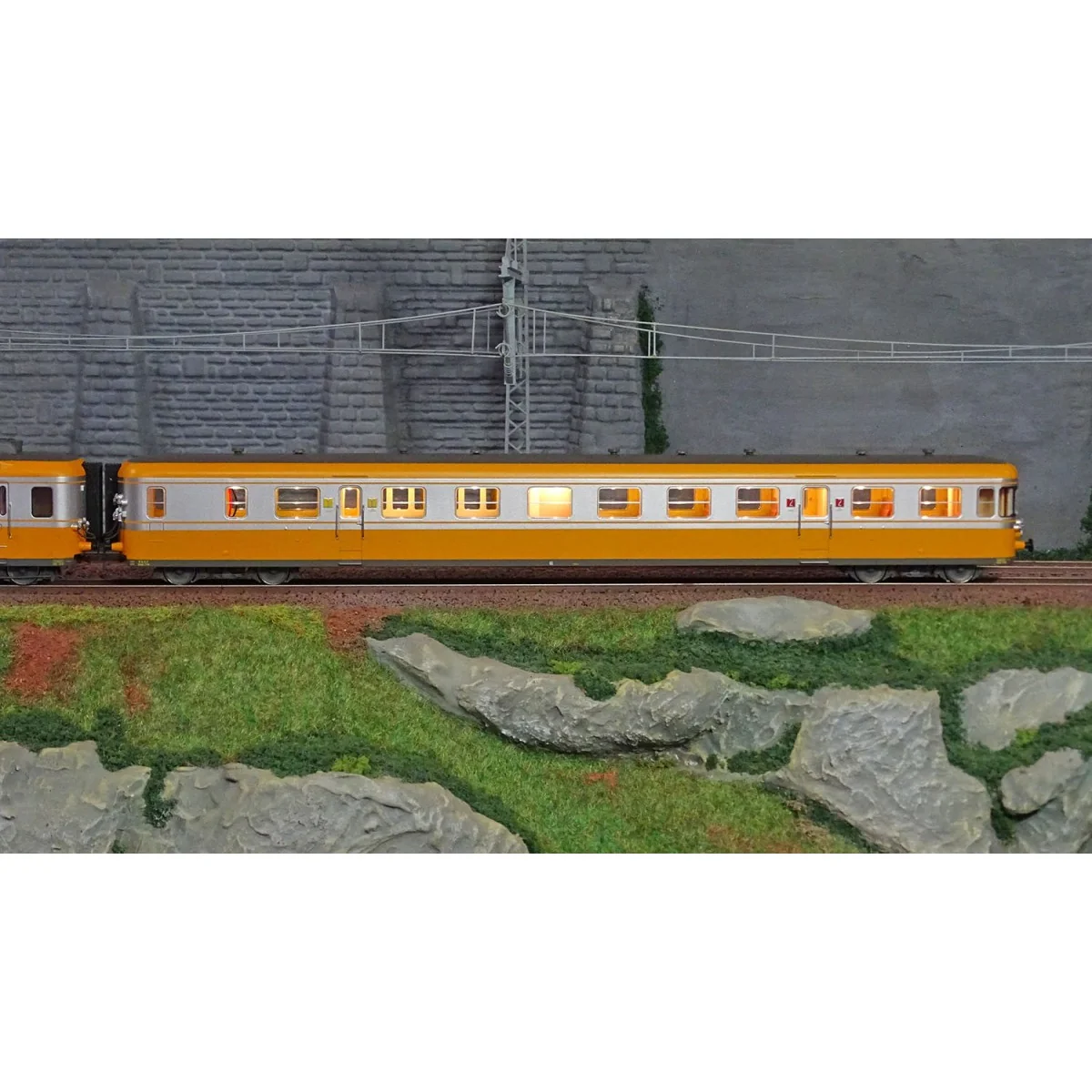Jouef HJ2387S RGP2 X 2700 two-car diesel railcar, SNCF, orange and ...