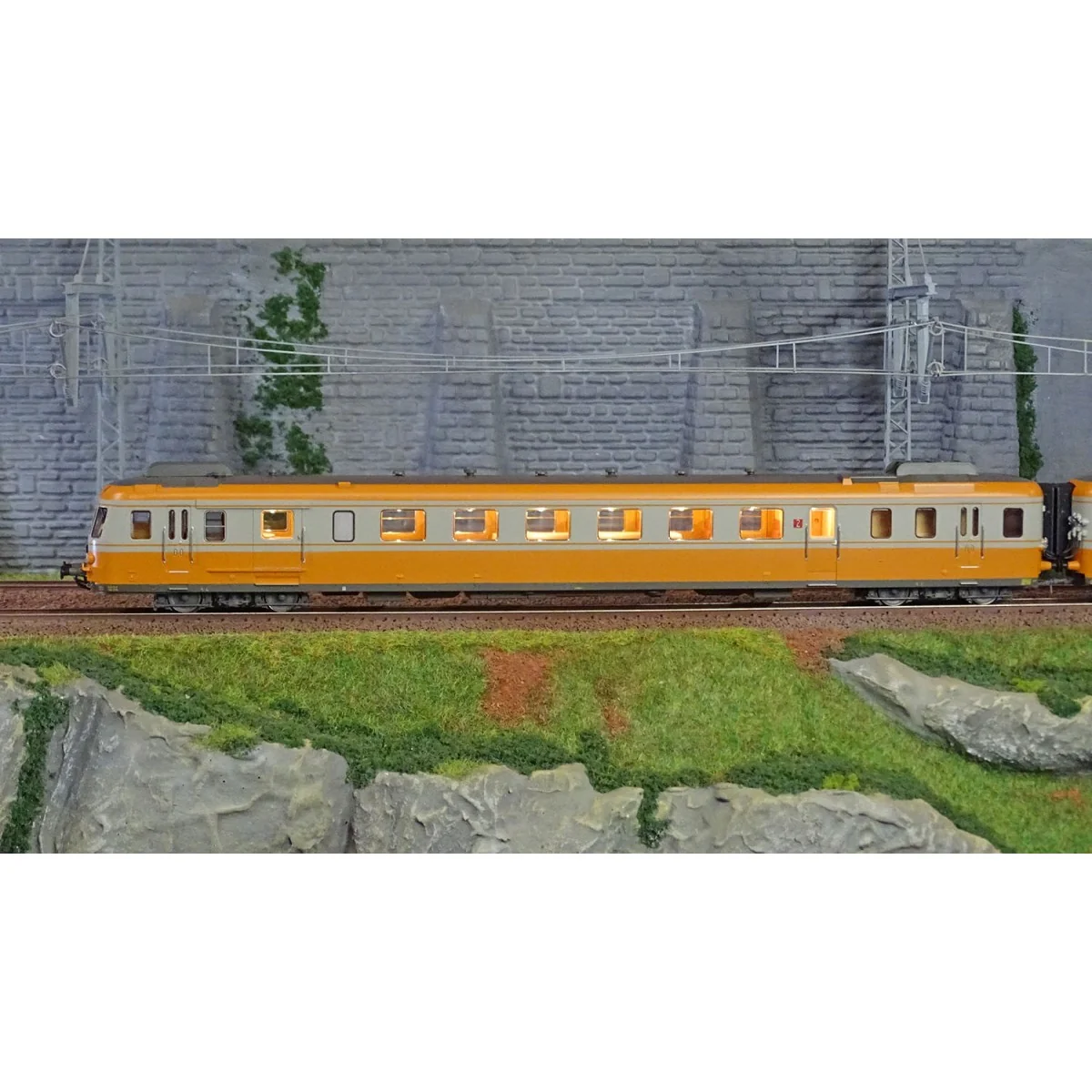 Jouef HJ2388S Autorail diesel RGP2 X 2700 à 2 voitures, SNCF, livré orange - gris, digital sonore Jouef HJ2388S - 2 Jouef HJ2388S Autorail diesel RGP2 X 2700 à 2 voitures, SNCF, livré orange - gris, digital sonore Jouef HJ2388S - 2