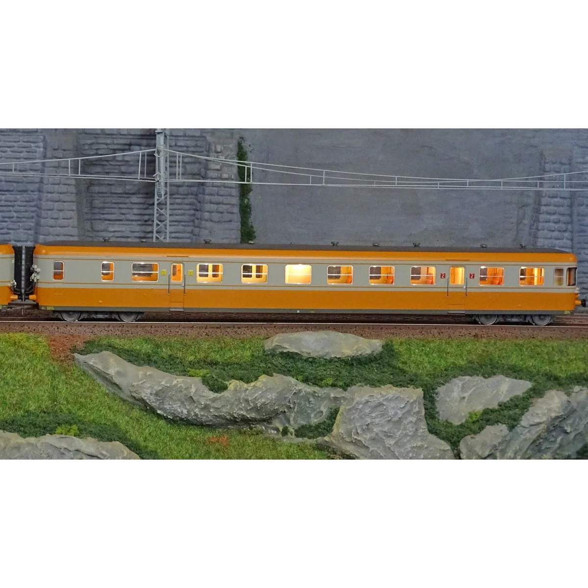 Jouef HJ2388S Autorail diesel RGP2 X 2700 à 2 voitures, SNCF, livré orange - gris, digital sonore Jouef HJ2388S - 3 Jouef HJ2388S Autorail diesel RGP2 X 2700 à 2 voitures, SNCF, livré orange - gris, digital sonore Jouef HJ2388S - 3