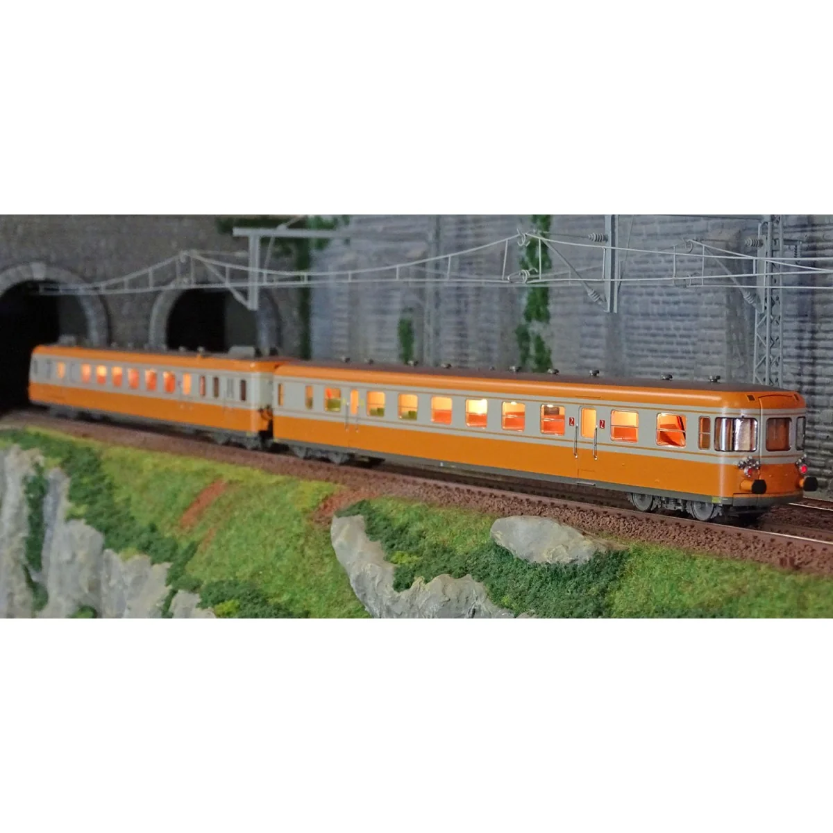 Jouef HJ2388S Autorail diesel RGP2 X 2700 à 2 voitures, SNCF, livré orange - gris, digital sonore Jouef HJ2388S - 4 Jouef HJ2388S Autorail diesel RGP2 X 2700 à 2 voitures, SNCF, livré orange - gris, digital sonore Jouef HJ2388S - 4