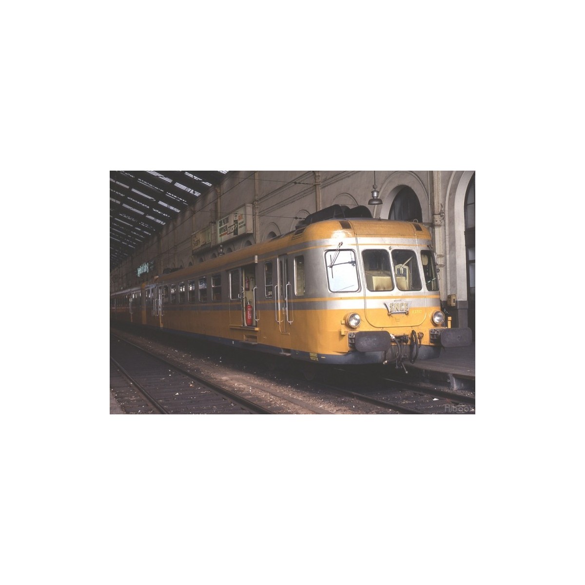 Jouef HJ2387 Autorail diesel RGP2 X 2700 à 2 voitures, SNCF, livré orange - argent Jouef HJ2387 - 5