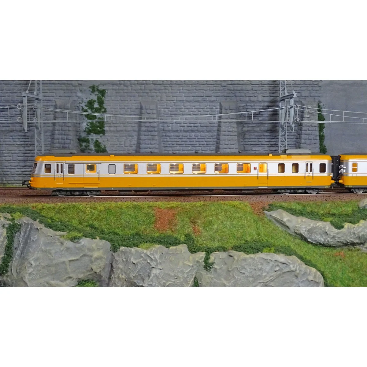 Jouef HJ2387 RGP2 X 2700 2-car diesel railcar, SNCF, orange and sil...