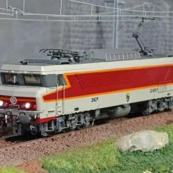 Jouef HJ2372S Locomotive électrique CC 6517, SNCF, livré Béton rouge, Beffara, digital sonore Jouef HJ2372S - 1