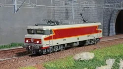 Jouef HJ2372 Locomotive électrique CC 6517, SNCF, livré Béton rouge, Beffara Jouef HJ2372 - 1