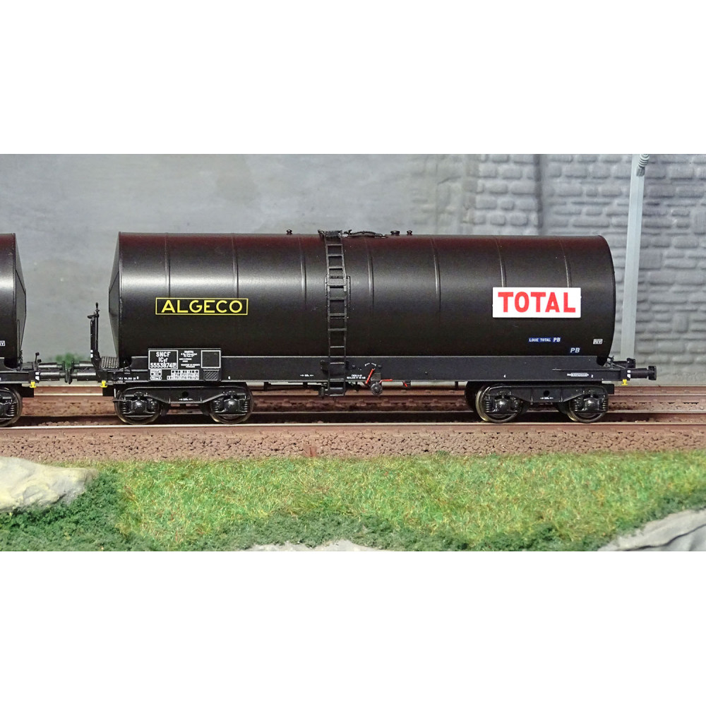 Set De 3 Wagons Citerne FAUVET-GIREL, Bogies Y 23 -Ree Modeles WB664- TOTAL