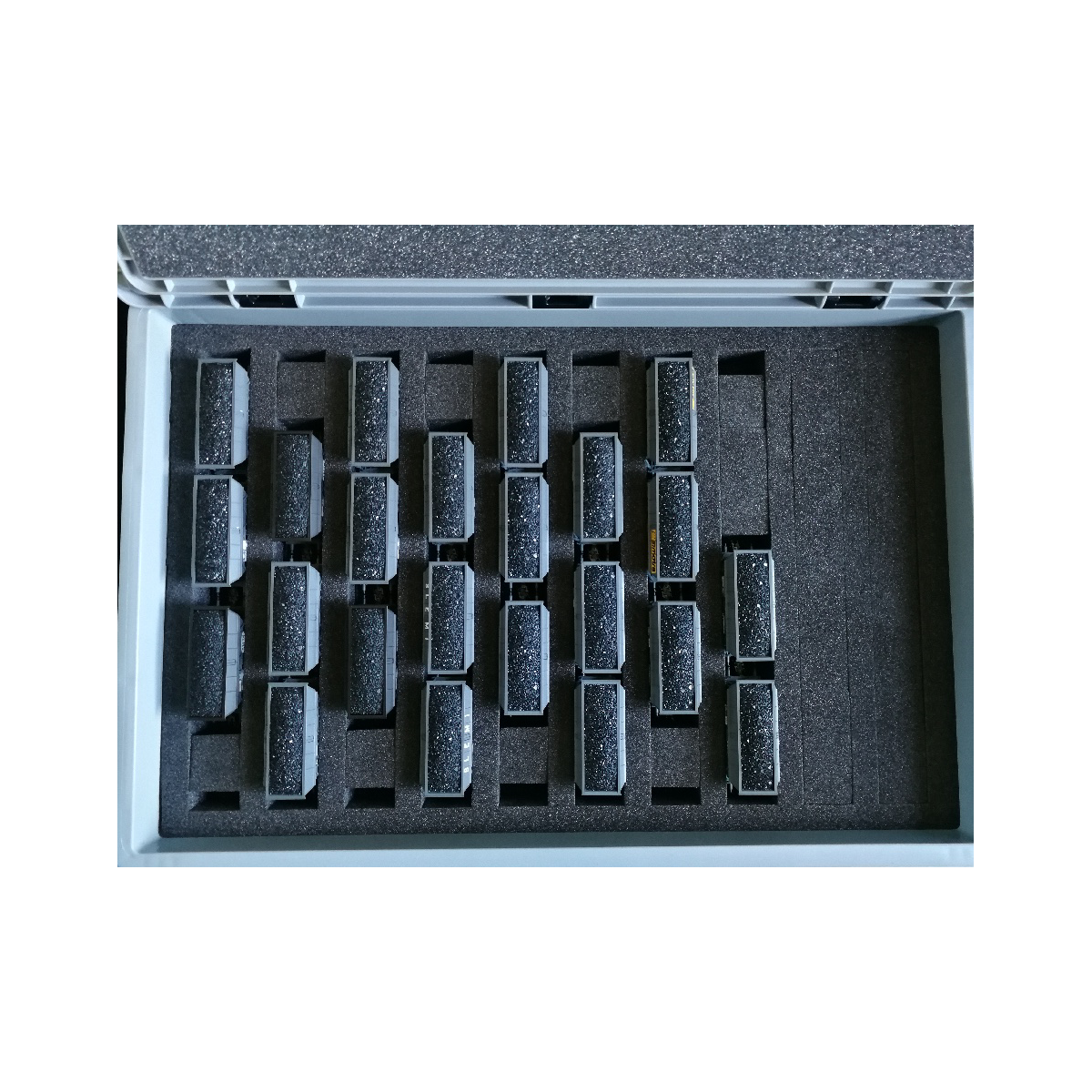 BR-LA-HO-10 Set of 10 Large Storage Boxes for HO Scale Model Trains...