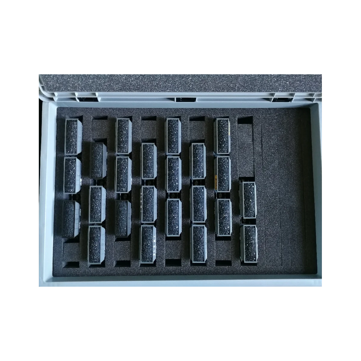 BR-LA-HO-10 Set of 10 Large Storage Boxes for HO Scale Model Trains BR-LA-HO-10 Set of 10 Large Storage Boxes for HO Scale Model Trains